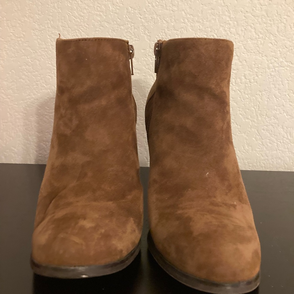 Carlos Santana Luxurious Brown Suede Ankle Boots